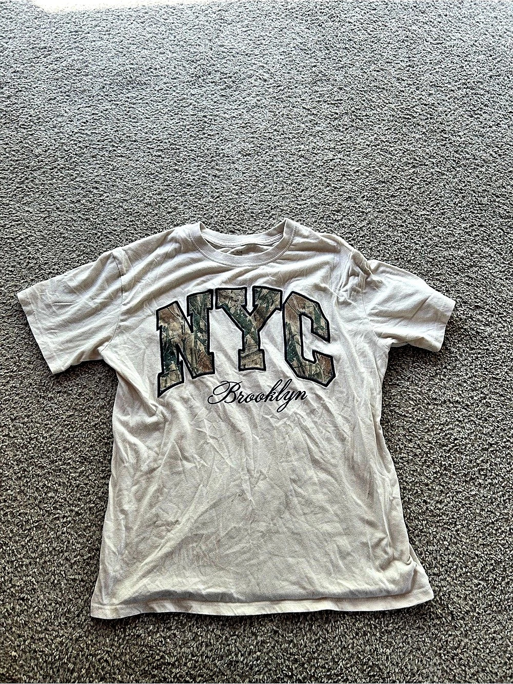 Aéropostale Camo Aero New York Appliqué Graphic Tee